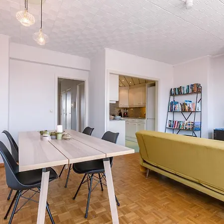 Super Charming And Sunny Penthouse With Open View Over The Inner And At Walking Distance From The Sea And The Beach Ostende