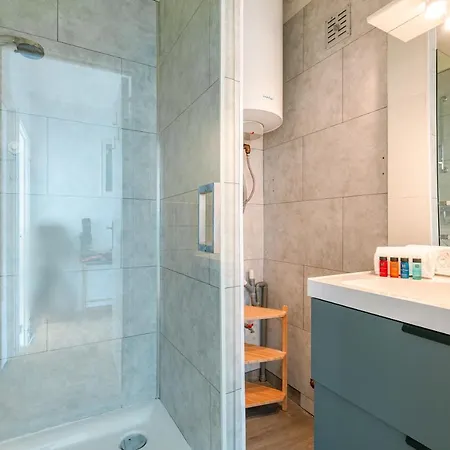 Super Charming And Sunny Penthouse With Open View Over The Inner And At Walking Distance From The Sea And The Beach * Ostende