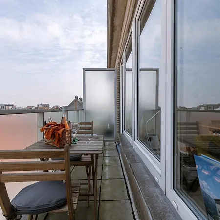 Super Charming And Sunny Penthouse With Open View Over The Inner And At Walking Distance From The Sea And The Beach *
