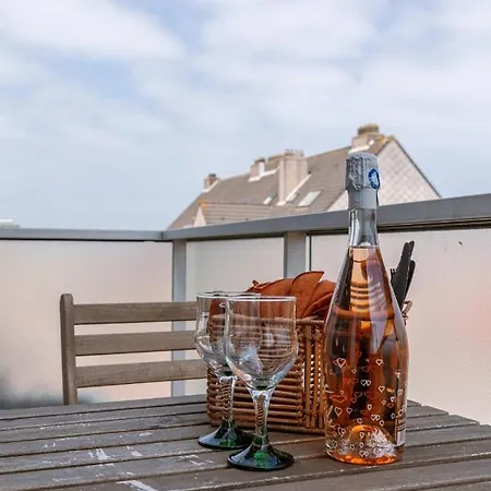 Super Charming And Sunny Penthouse With Open View Over The Inner And At Walking Distance From The Sea And The Beach